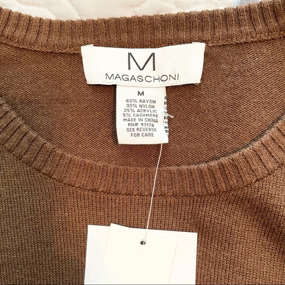 Magashoni Star Sweater - Picture 7 of 8